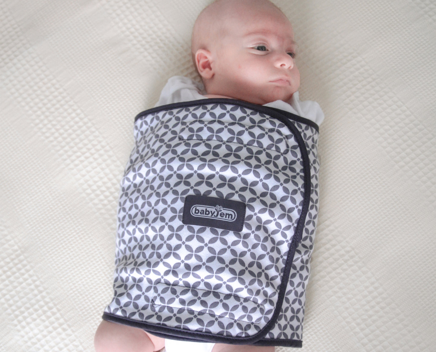 Babyjem prati̇c swaddle with anticolic cherry core bag