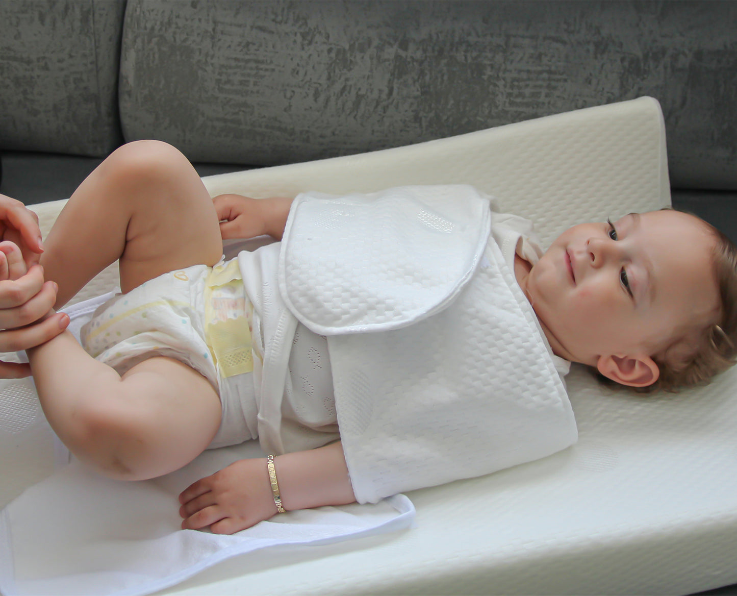 Babyjem swaddle changing mat / white